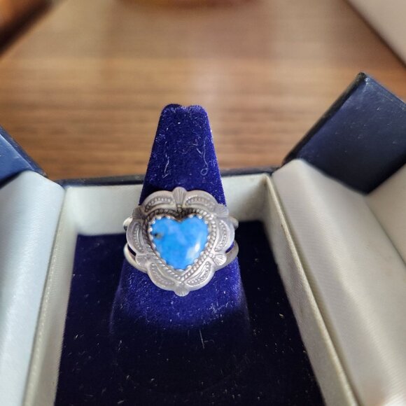 Vintage Q.T. 925 Sterling Silver Native American Heart-Shaped Turquoise Ring Siz - Picture 1 of 5